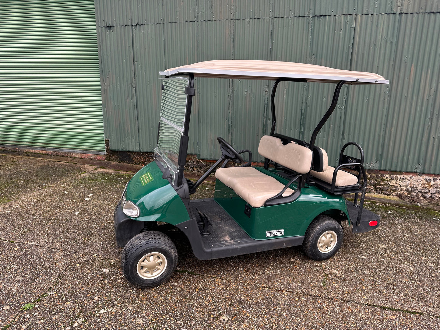 EZGO RXV Shuttle 2+2