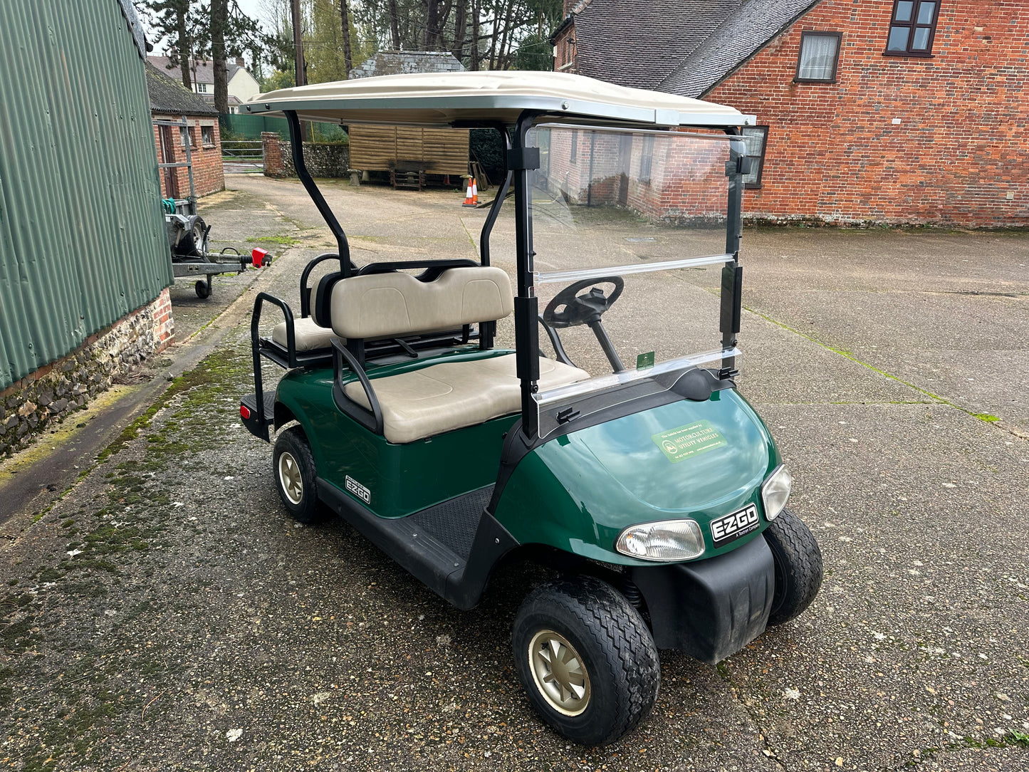 EZGO RXV Shuttle 2+2