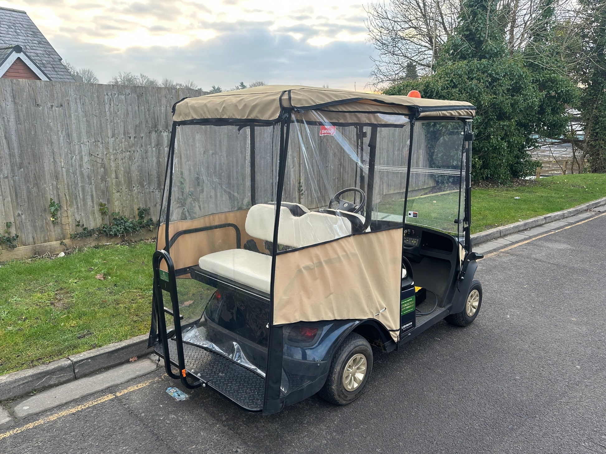 Cushman Shuttle 2+2 in Patriot Blue