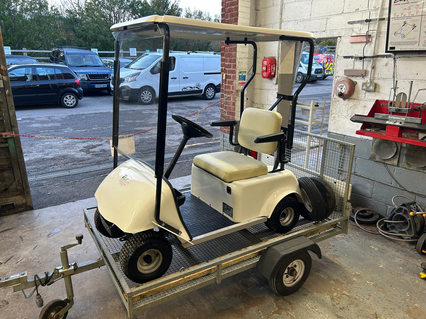 Powerhouse Single-Seater Golf Buggy (Trailer Included)