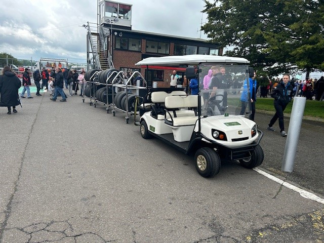 6-seater buggy hire - Cushman Shuttle 6 golf buggy hire