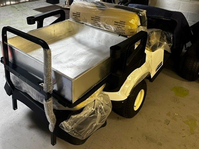 Aluminium cargo boxes for golf buggies